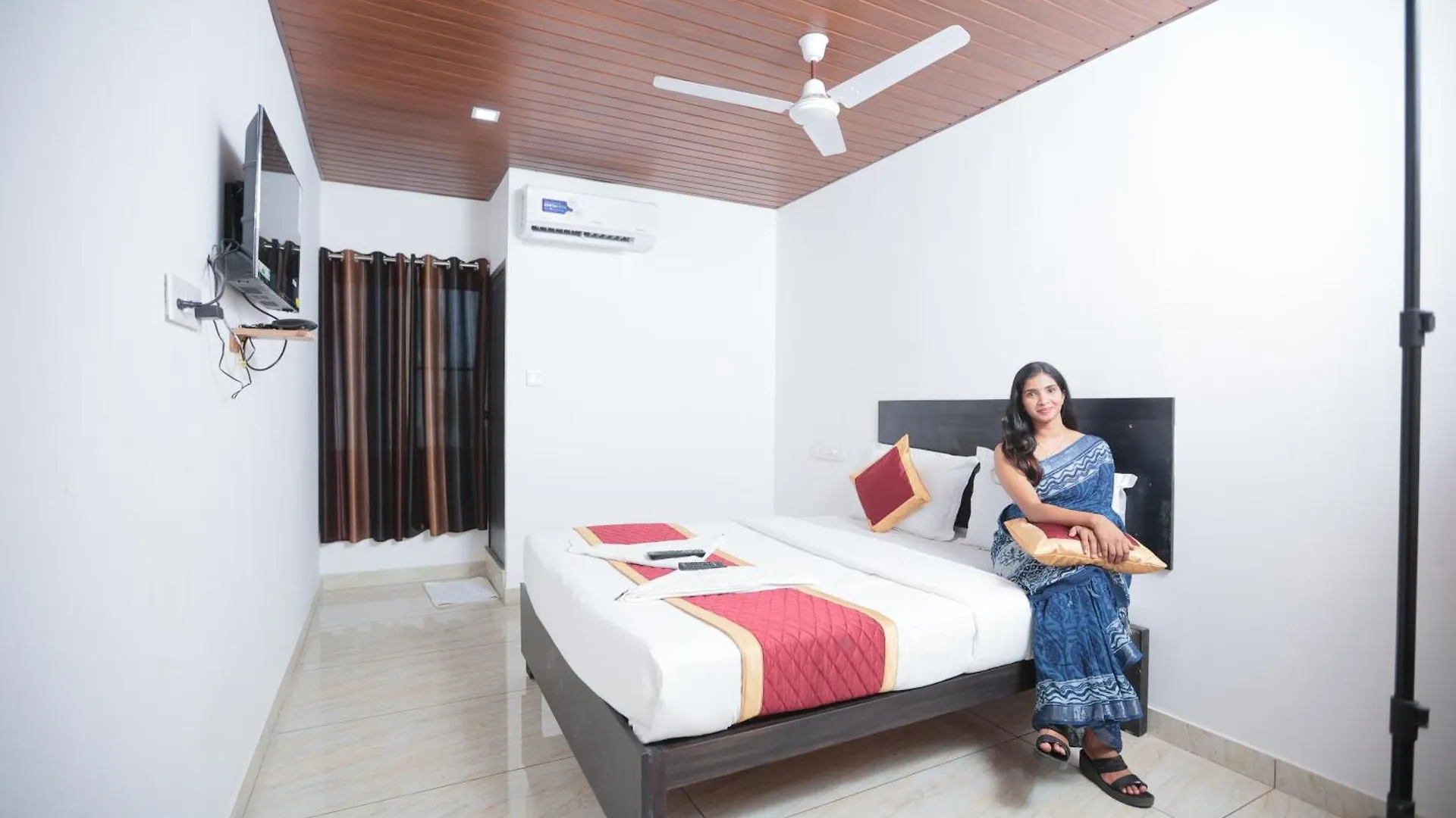 Kochi Gem Suites הודו