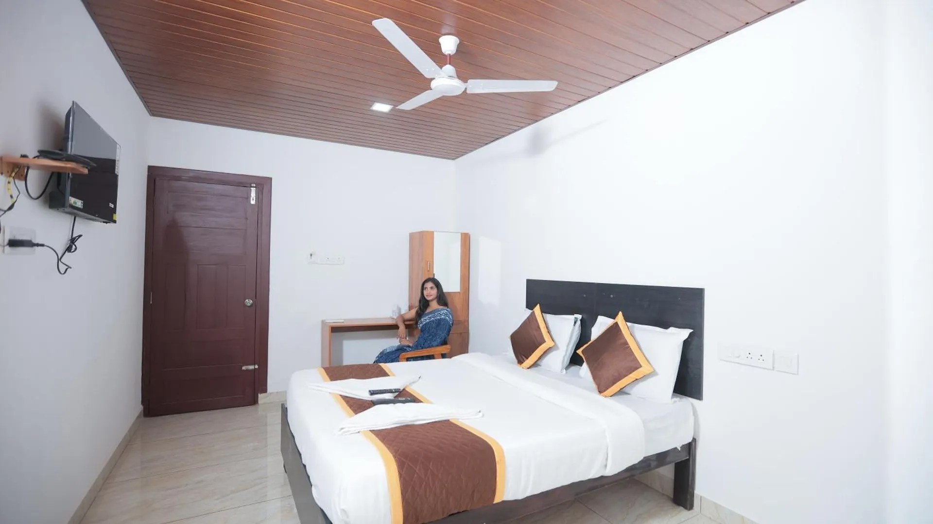 מלון Kochi Gem Suites