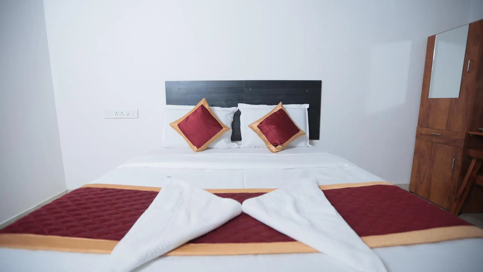 Kochi Gem Suites