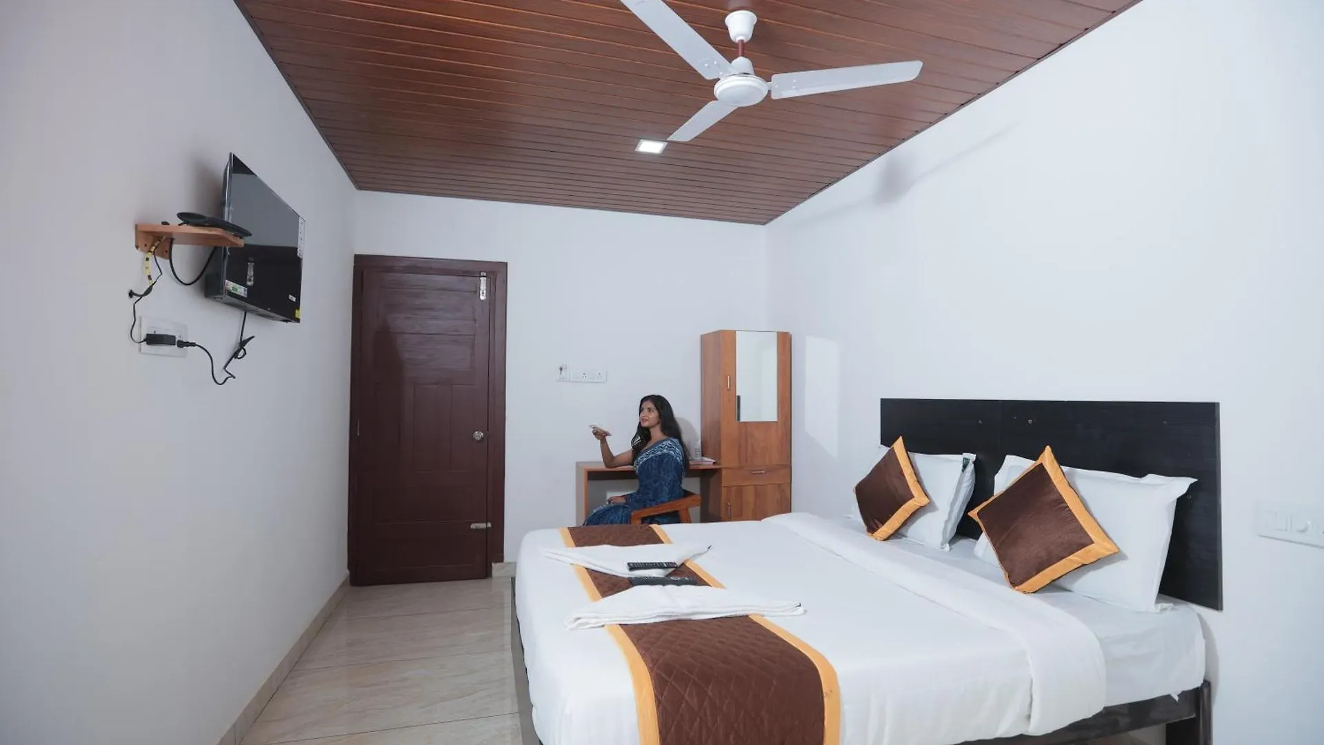Kochi Gem Suites 3*,