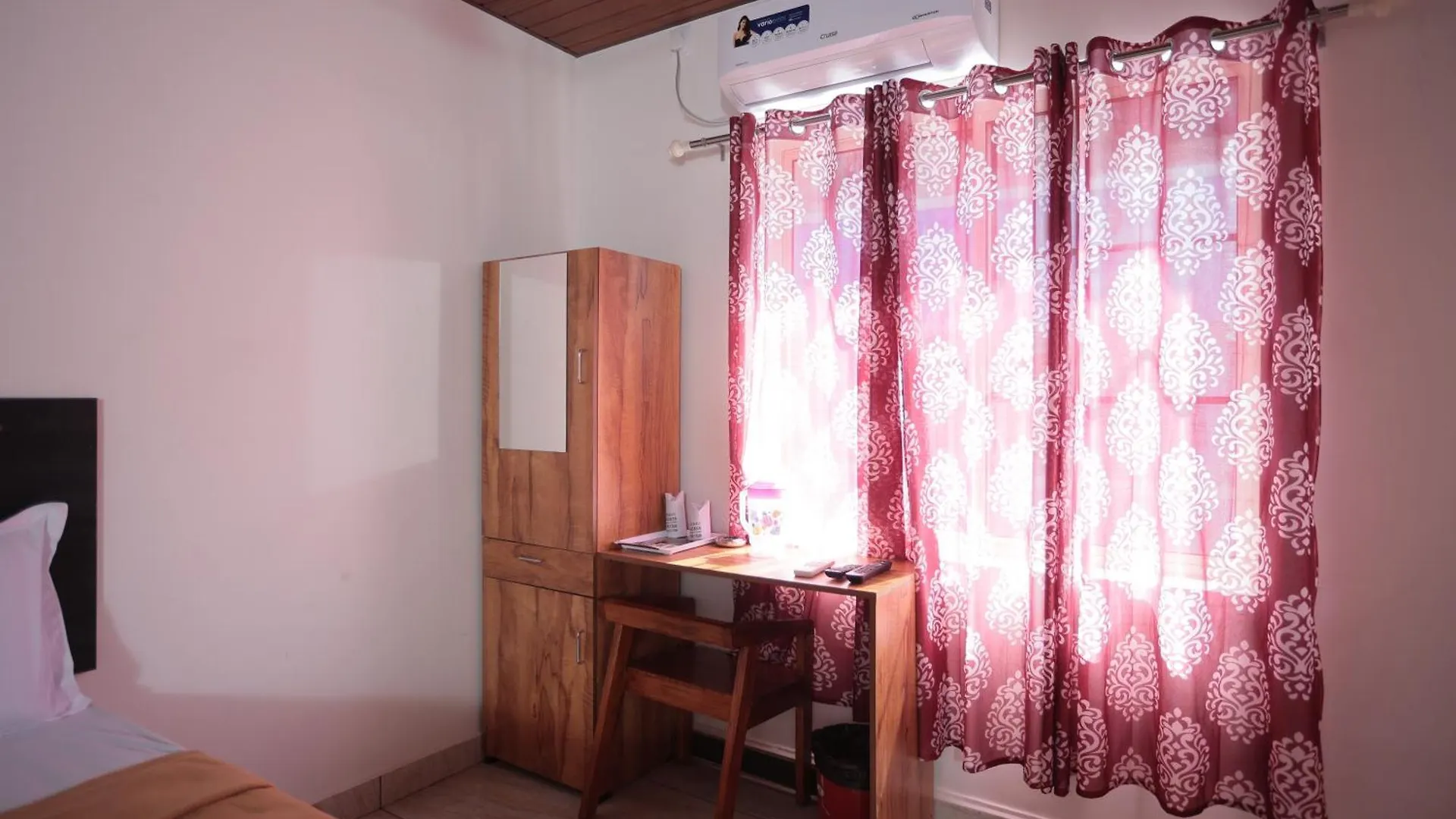 Kochi Gem Suites 3*,  הודו