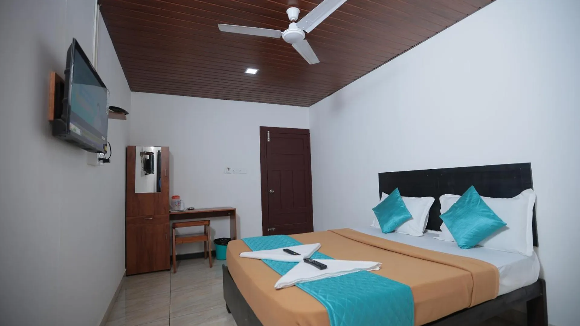 Hotel Gem Suites Kochi