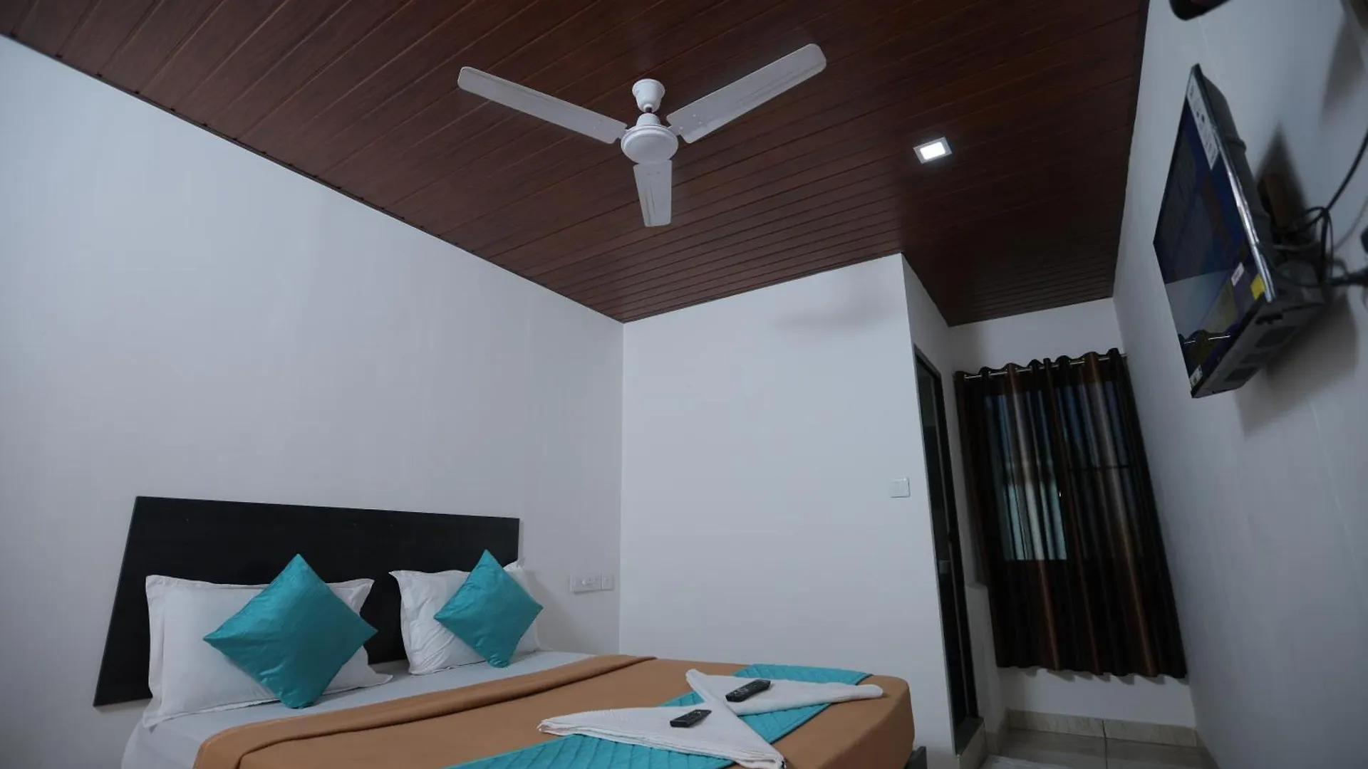Gem Suites Kochi Hotel